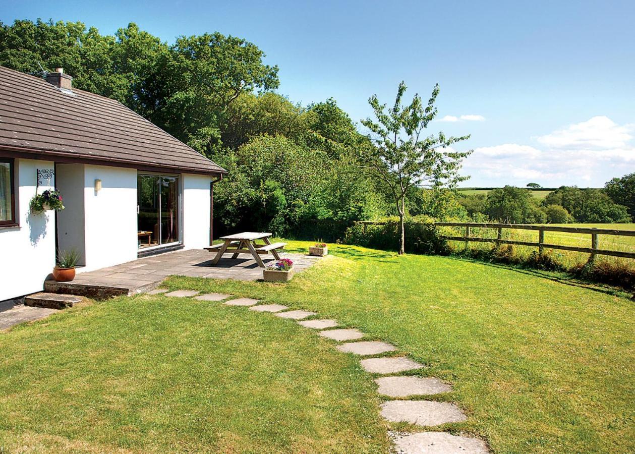 Eastcott Lodges North Tamerton Exterior photo